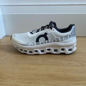 On Men's Cloudmonster running shoe